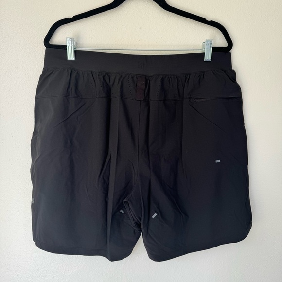 Lululemon License to Train Lined Shorts size XL - Picture 4 of 5